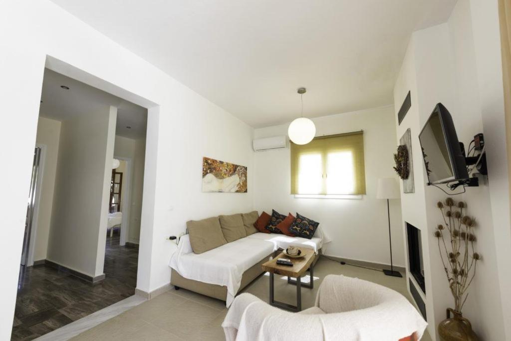 Miltiadis Apartments Spiti Miltiadis Agios Georgios Pagon Exterior photo