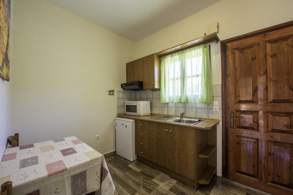 Miltiadis Apartments Spiti Miltiadis Agios Georgios Pagon Exterior photo
